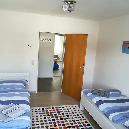 Apartment 28 O M *